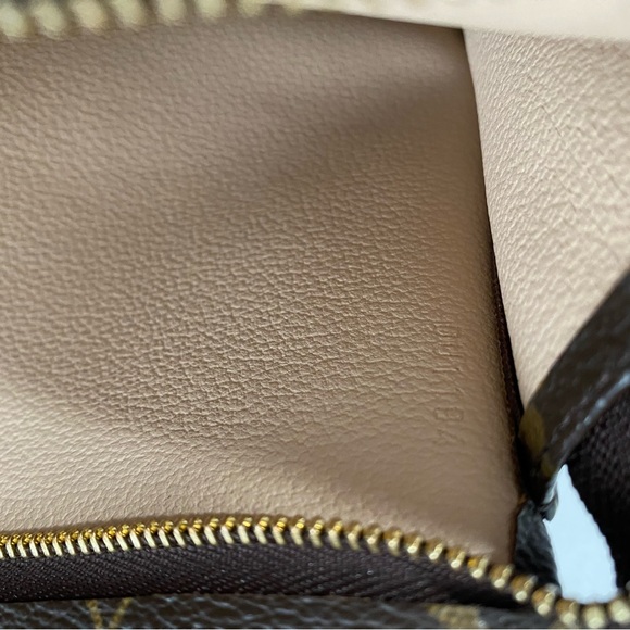 Authentic Louis Vuitton Toiletry Pouch - Picture 8 of 8